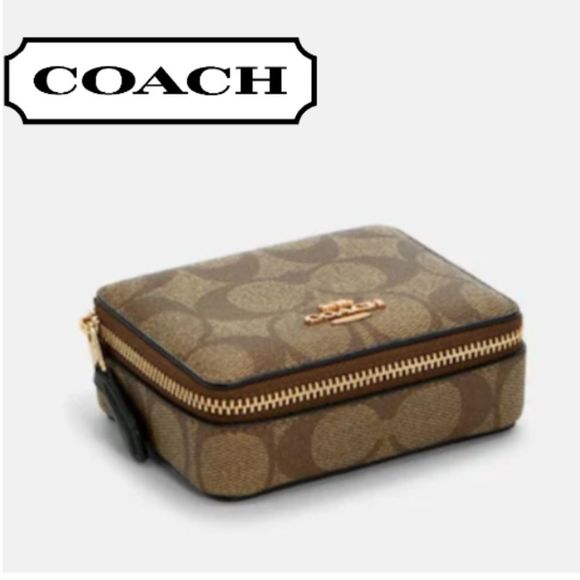 Coach Handbags - Coach Signature C 💊 Box with Black Pull